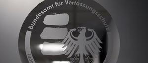 Wenig Durchblick. Eine Glastür im Bundesamt für Verfassungsschutz in Köln.