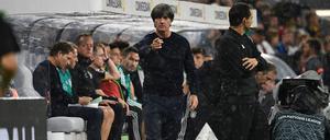 Da geht es lang! Joachim Löw.