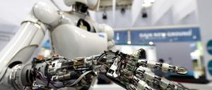 Die zunehmende Vermenschlichung von Robotern und Künstlicher Intelligenz ist ethisch mindestens fragwürdig.