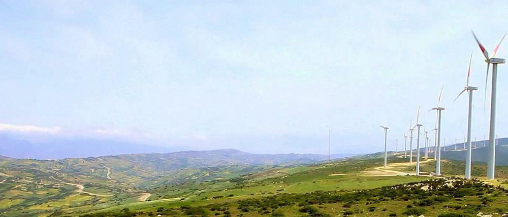 Die Vision, in der Wüste Strom zu erzeugen, existiert schon länger. Hier im Bild ein Modellwindpark im marokkanischen Tanger.