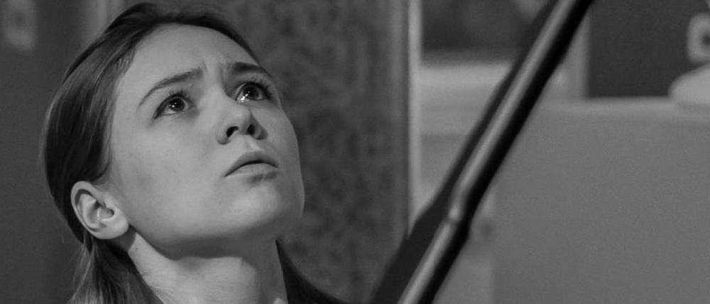 Den neobarocken Prunk über mir ... Ukrainin Darya Dadykina am Klavier.