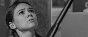 Den neobarocken Prunk über mir ... Ukrainin Darya Dadykina am Klavier.