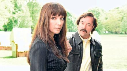 Am Anfang noch ein Paar wie aus der Autowerbung: Sebastian Kronach (Jan Josef Liefers) und seine Frau (Julia Koschitz). 