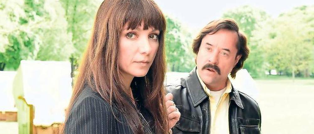 Am Anfang noch ein Paar wie aus der Autowerbung: Sebastian Kronach (Jan Josef Liefers) und seine Frau (Julia Koschitz). 
