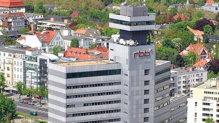 Groß - aber nicht groß genug für die ARD-Hauptversammlung: das Fernsehzentrum des Rundfunks Berlin-Brandenburg an der Masurenallee 