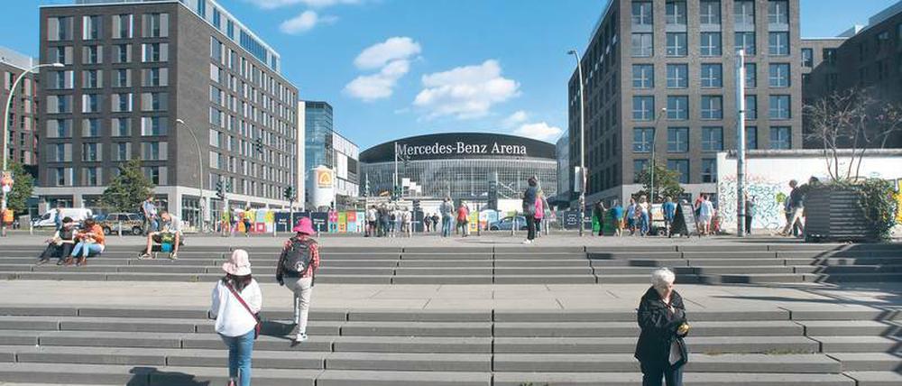 Um die Mercedes-Benz-Arena herum wird es eng.