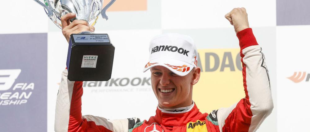 Auf den Spuren des Vaters. Mick Schumacher sorgt in der Formel 3 für Furore.