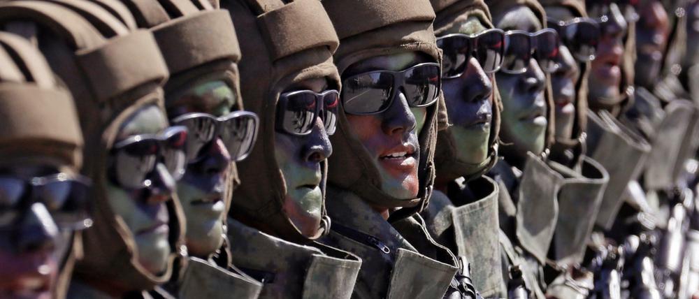 Nordkoreanische Soldaten bei der Militärparade zum 70. Jahrestag der Staatsgründung.
