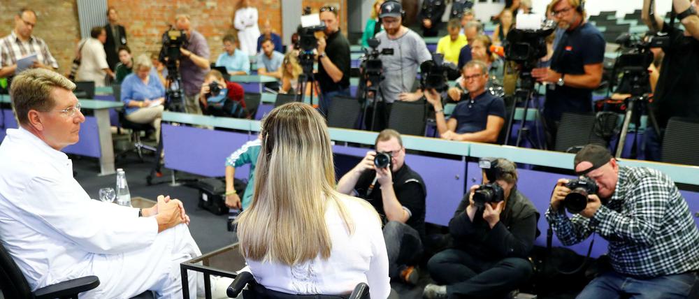 Kristina Vogel bei ihrem ersten öffentlichen Auftritt nach ihrem Trainingsunfall. 