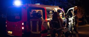 Die Feuerwehr bei dem Hochhausbrand in der Dieselstraße im Einsatz. 