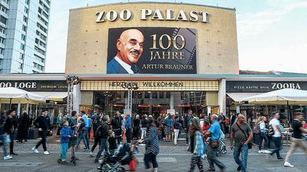 Das Geburtstagskind empfing unter anderem Mario Adorf und dessen Frau Monique. 