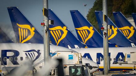 Flugzeuge von Ryanair am Flughafen Charleroi in Belgien