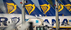 Flugzeuge von Ryanair am Flughafen Charleroi in Belgien