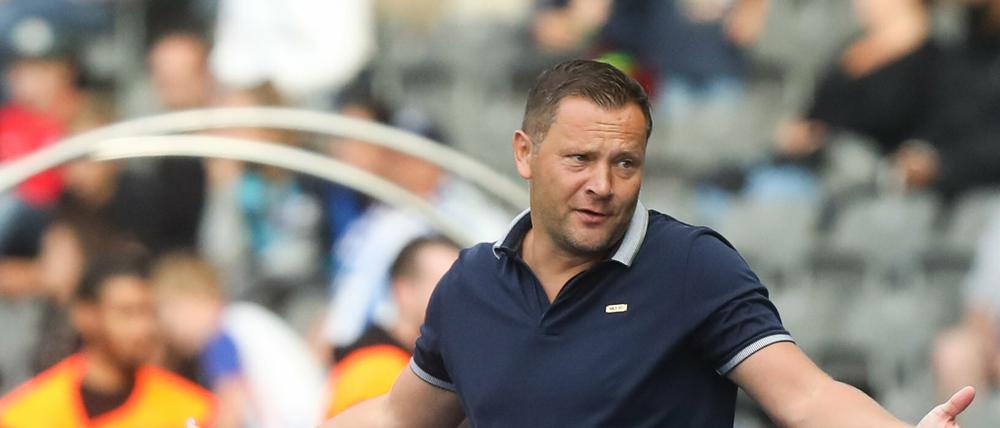 Pal Dardai trifft am Samstag mit Hertha auf den Tabellenzweiten aus Wolfsburg. 