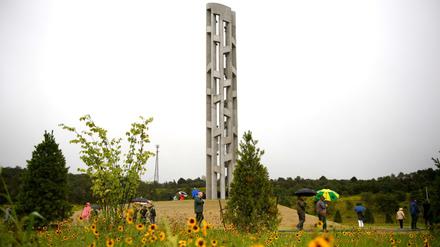 Fast 30 Meter hoch ragt der Turm mit den 40 Windspielen nahe der Absturzstelle in Shanksville, Pennsylvania.