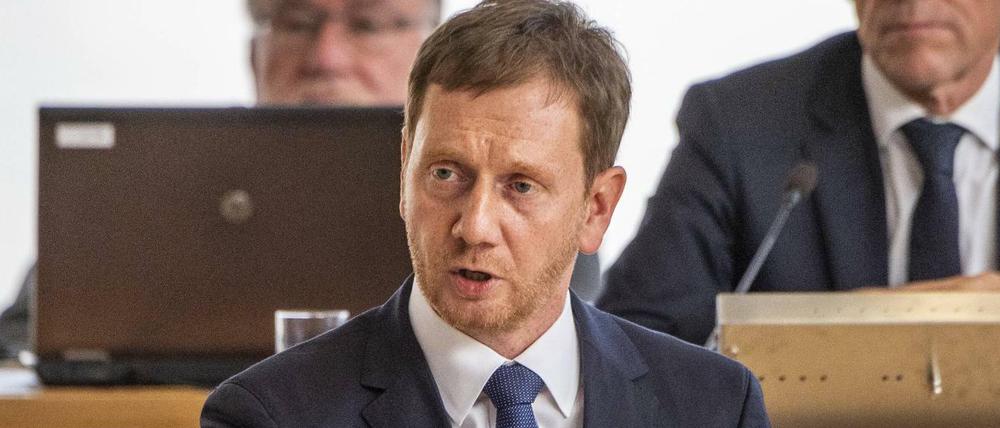Der sächsische Ministerpräsident Michael Kretschmer (CDU) sagt: In Sachsen leben rund 24.000 Asylbewerber, davon ist fast jeder Zweite (11700) ausreisepflichtig.