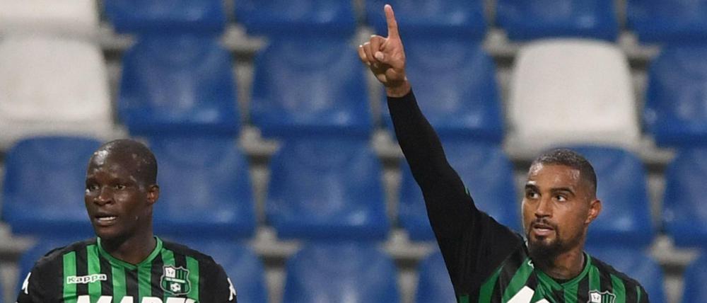 Kevin-Prince Boateng (rechts) hat für Sassuolo Calcio schon zwei Tore erzielt.