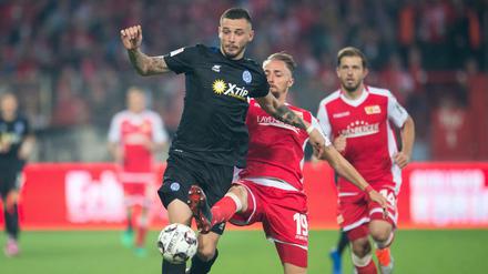Viel Arbeit. Gegen Duisburg hatten Florian Hübner und der 1. FC Union einige Probleme. 