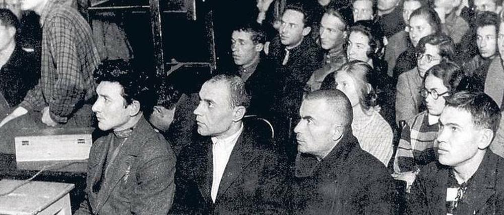 Aufbruch ins Morgen. Ein sowjetisches Publikum lauscht den Worten des früheren Bauhaus-Direktors Hannes Meyer.