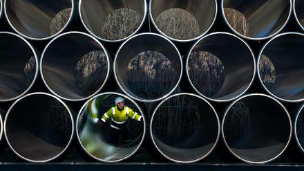 Tonnenschwere Rohre für die zukünftige Ostsee-Erdgastrasse Nord Stream 2