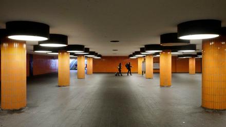 Angstraum in Orange. Als Grusel-Drehort ist der Tunnel populär.