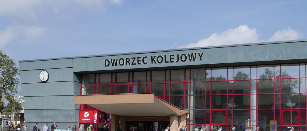 Das neue Bahnhofsgebäude von Grünberg (Zielona Gora).