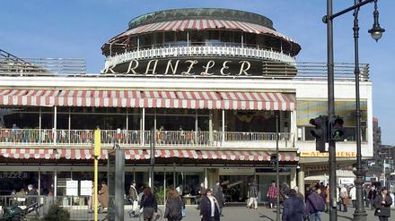 Das Café Kranzler (hier im Jahr 2000) war eine Institution des Wohlbehagens im alten West-Berlin.