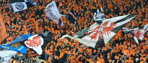 Im November 2011 reisten 12.000 Frankfurter Anhänger nach Bordeaux. Ein paar Hundert randalierten - auch das dürfte für das Aufenthaltsverbot verantwortlich sein.