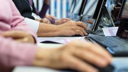 54 Prozent der deutschen Unternehmen rechnen mit Kündigungen von Mitarbeitern, die mit den neuen Technologien nicht umgehen können.