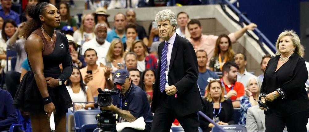 Standhaft. Serena Williams (l.) untermauert ihre Position in der Sexismus-Debatte.