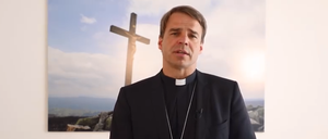 In einer Videobotschaft zeigt sich Bischof Oster fassungslos über das Ausmaß sexuellen Missbrauchs in der katholischen Kirche.