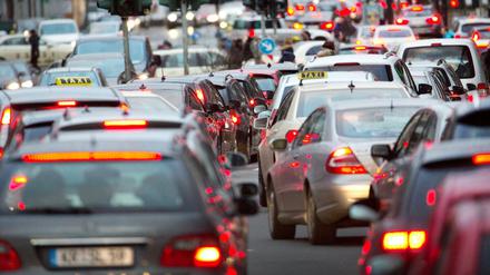 Vor allem ältere Diesel verschlechtern die Luftqualität in deutschen Städten. 