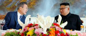Südkoreas Präsident Moon Jae In und Nordkoreas Diktator Kim Jong Un trafen sich bereits zum dritten Mal in diesem Jahr.