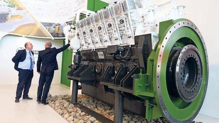 Viel Stahl gibt es noch bis Freitag auf der InnoTrans unterm Funkturm zu sehen – so wie diesen Motor einer Lok. Besucher können auch in Berlins neuer S-Bahn Probe sitzen.