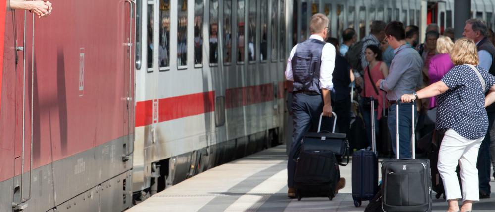 Preisfrage: Wer sich auskennt, kann beim Bahnfahren viel Geld sparen.