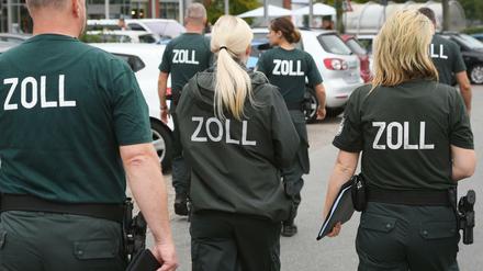 Die Finanzkontrolle Schwarzarbeit des Zolls bei einer bundesweiten Mindestlohnprüfung
