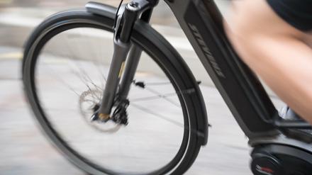 Ein Verein das Bußgeld für das Radeln am Gehweg von 15 auf bis zu 60 Euro erhöhen.