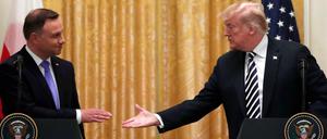Donald Trump (r), Präsident der USA, und Andrzej Duda, Präsident von Polen, sind bei Nordstream 2 einer Meinung.