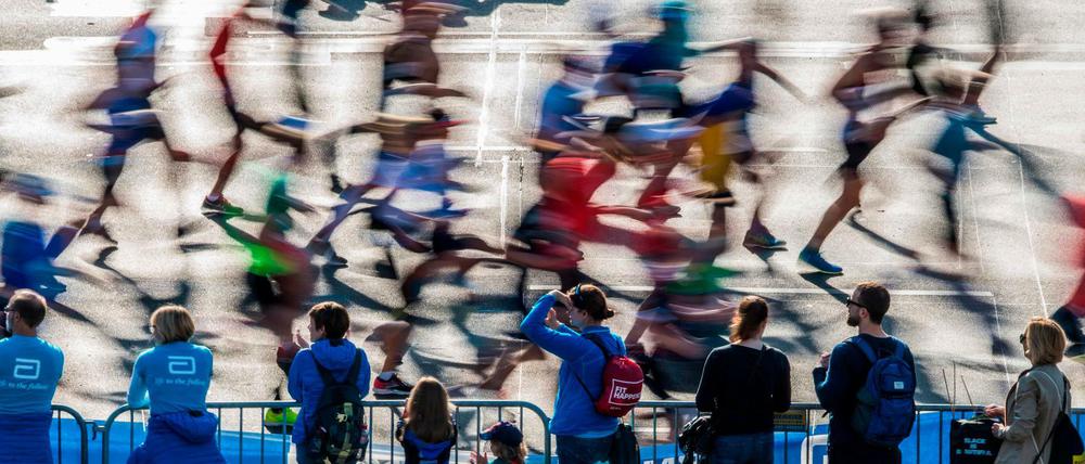 Jeder Marathon-Läufer trägt einen kleinen Chip am Fuß