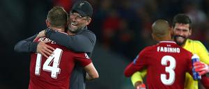 Gute Bilanz. Es bleibt dabei, Jürgen Klopp (Mitte) hat erst ein Spiel gegen Thomas Tuchel verloren.
