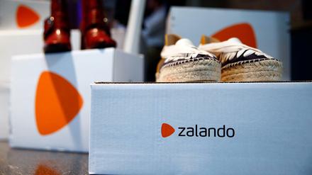Zalando wegen Hitzesommer mit Gewinnwarnung- Aktie stürzt ab.