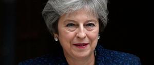 Die britische Regierungschefin Theresa May vor ihrem Amtssitz in der Londoner Downing Street.