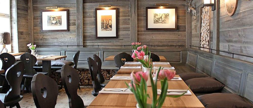 Die Geschichte des Alten Krugs Dahlem reicht bis ins 17. Jahrhundert zurück. Heute wird in dem Gasthaus modern-rustikale deutsche Küche geboten.