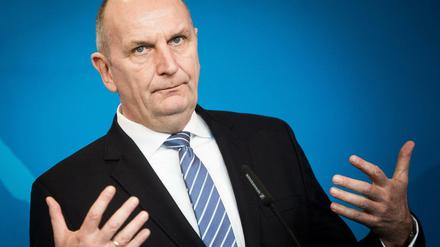 Brandenburgs Ministerpräsident Dietmar Woidke (SPD) muss den Kampf mit der AfD jetzt aufnehmen, bis zur Landtagswahl ist es nur noch ein Jahr.