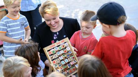 Franziska Giffey (SPD), Bundesfamilienministerin stellt bei einem Besuch der Kita "mittendrin" das Gute-Kita-Gesetz vor.