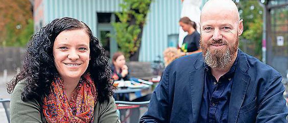 Wohlfahrt? Anja Blanke und Bernd Pfeiffer streiten in Friedenau, wie mit Flüchtlingen in Seenot umzugehen ist.