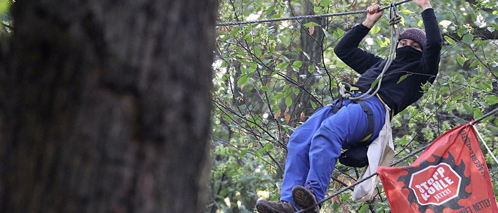 Die Ereignisse im Hambacher Forst wurden von Journalisten anders bewertet, als jene in Chemnitz.