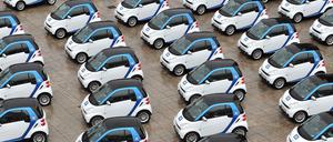 20 Jahre Smart: Ein winziges Auto für stressigen Straßenverkehr. (Bild von 2009 zum Start einer smart-Flotte von "Car2Go" in Ulm)