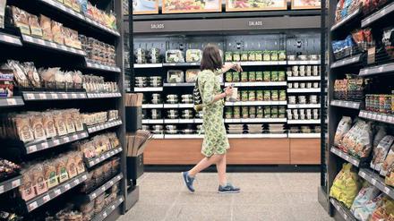 Auf die Schnelle. In den „Amazon Go“-Geschäften gibt es vor allem Sandwiches und Snacks – alles was man schnell mitnehmen und schnell bezahlen will. 