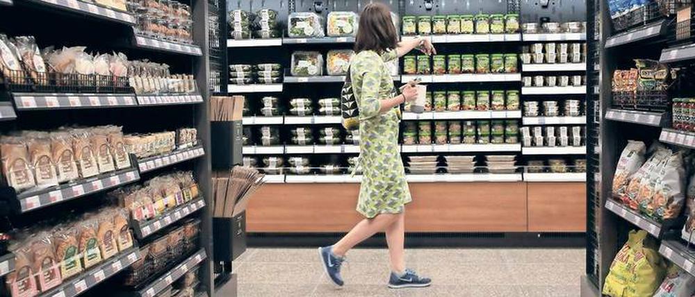 Auf die Schnelle. In den „Amazon Go“-Geschäften gibt es vor allem Sandwiches und Snacks – alles was man schnell mitnehmen und schnell bezahlen will. 